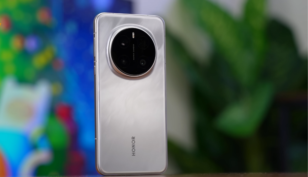 Honor Magic7 Pro Phone Design & Build Quality Image