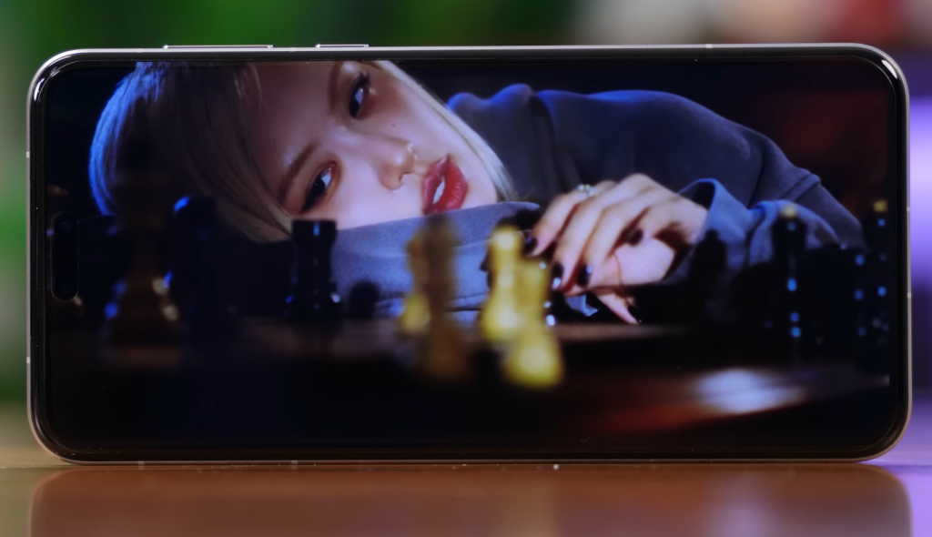 Honor Magic7 Pro Phone Display Image