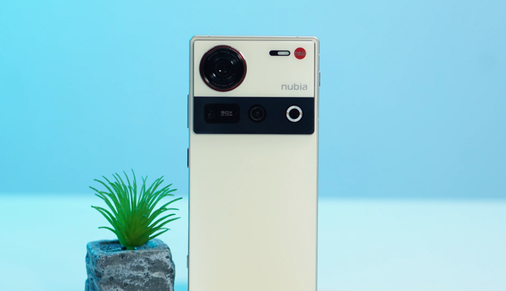 ZTE Nubia Z70 Ultra Design & Build Quality Image